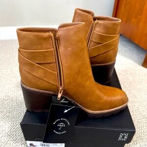 Women's Tan Ankle Boots